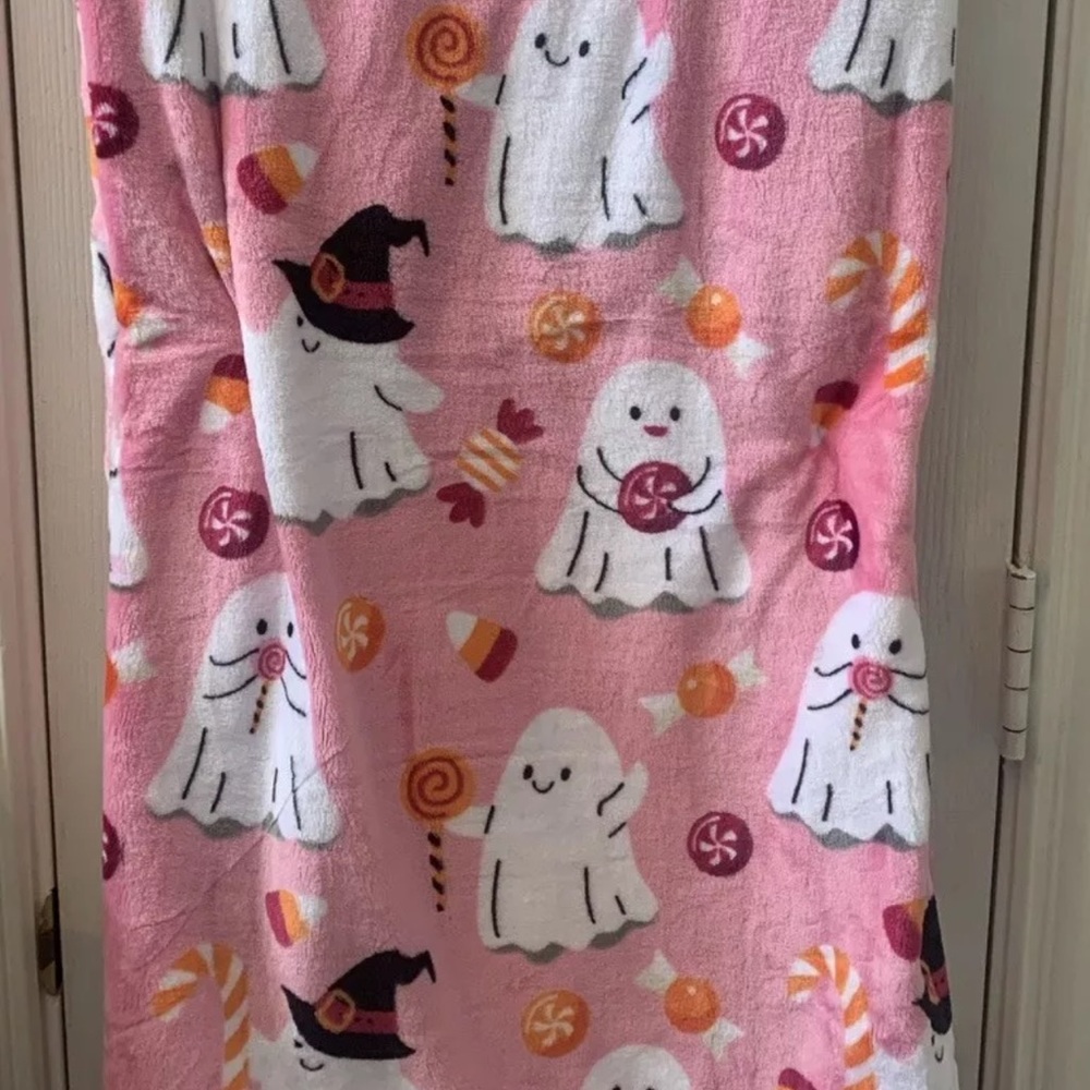 Pink Halloween Ghost Blanket